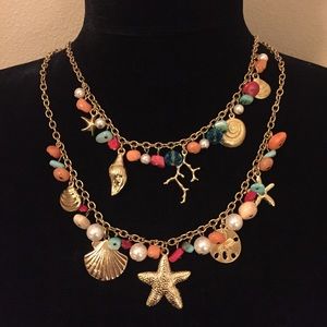Statement Necklace - Gold tone